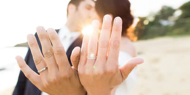 Les styles d'alliances pour les couples modernes et audacieux