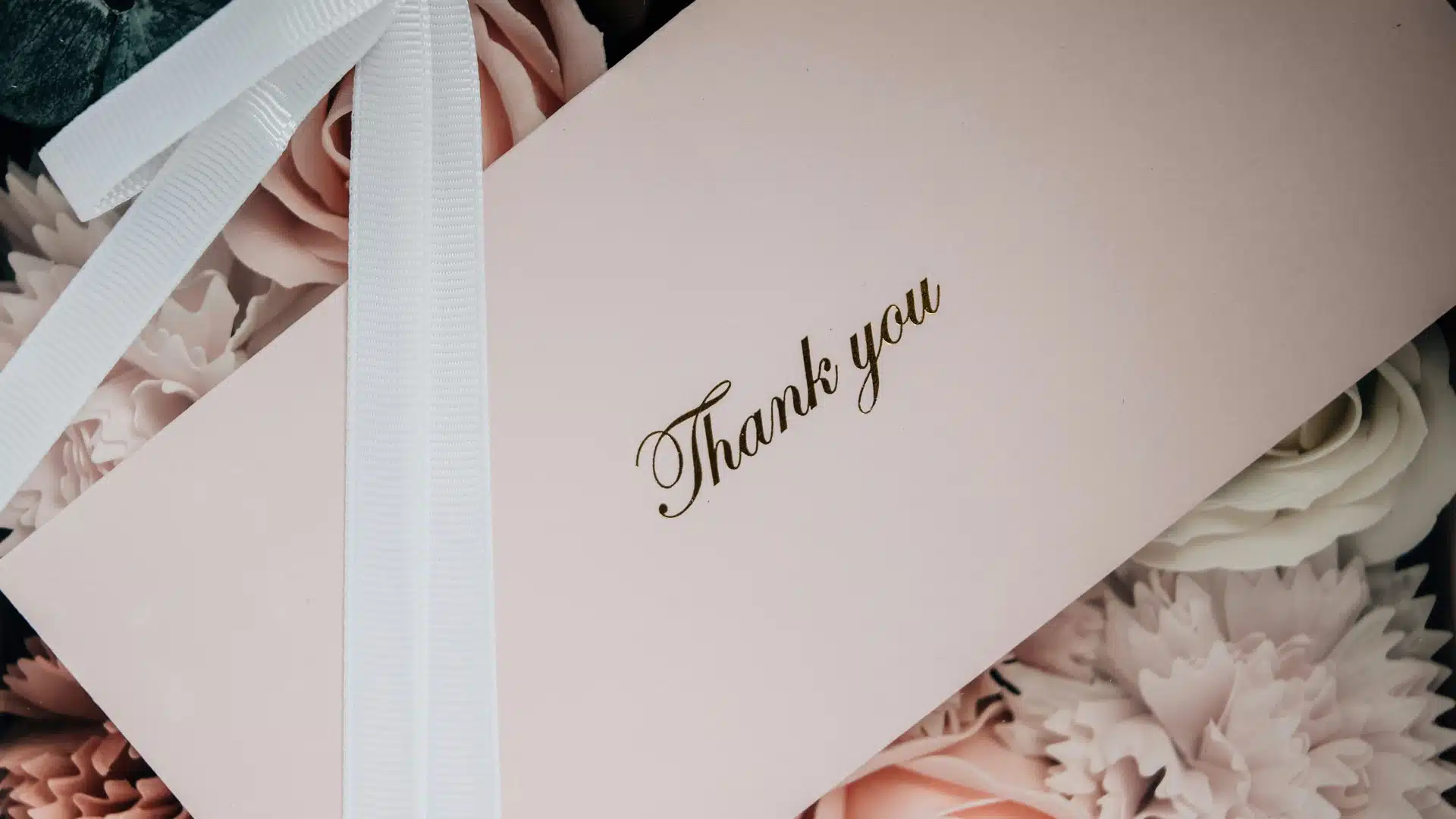 Créez des souvenirs inoubliables avec une carte de remerciements de mariage