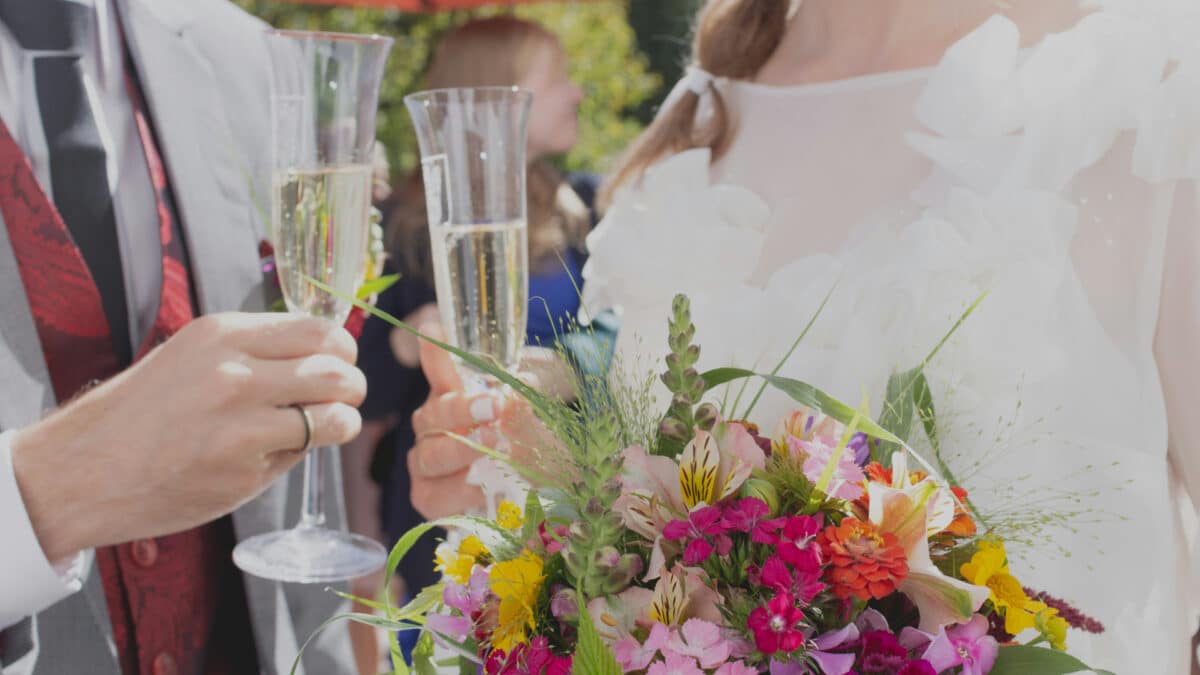 Osez l'originalité avec des verres de mariage gravés